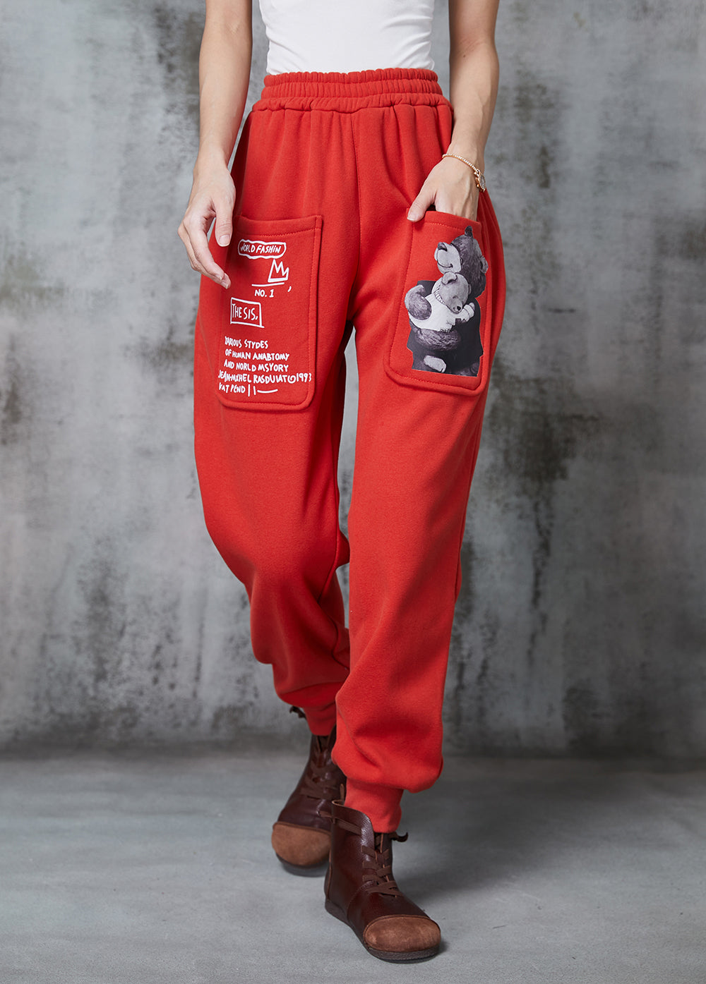 Well Tailored Pants with a Graceful Silhouette