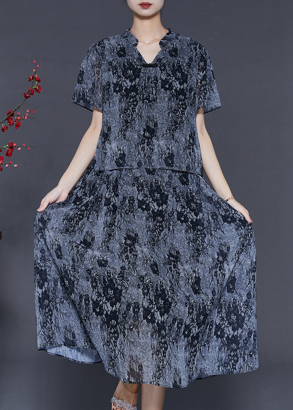 Beautifully Crafted Dress in a Classic Style