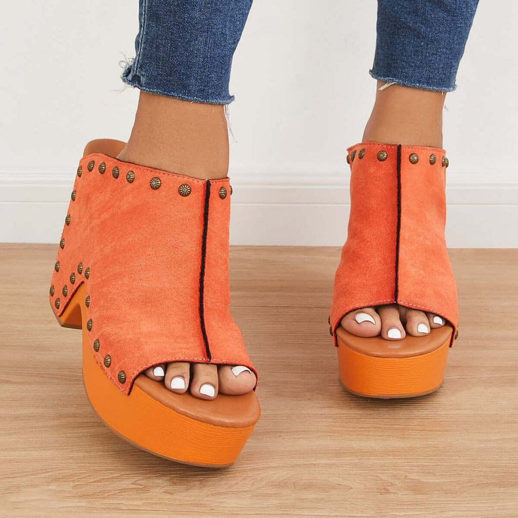 Chic Orthopedic Sandals with Unique Design