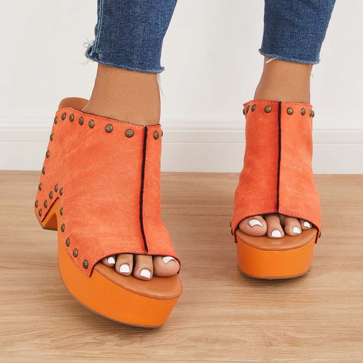 Chic Orthopedic Sandals with Unique Design