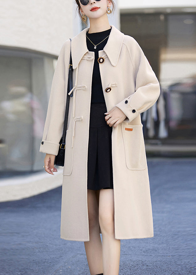 Effortlessly Elegant Coat with a Timeless Design