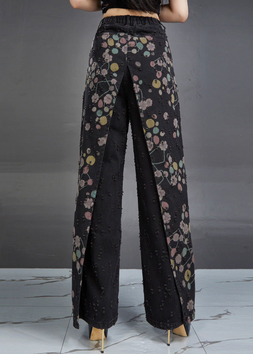 Effortlessly Elegant Pants with a Timeless Design