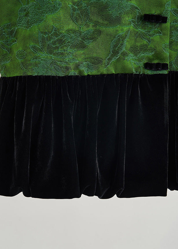 Effortlessly Elegant Garment with a Timeless Design