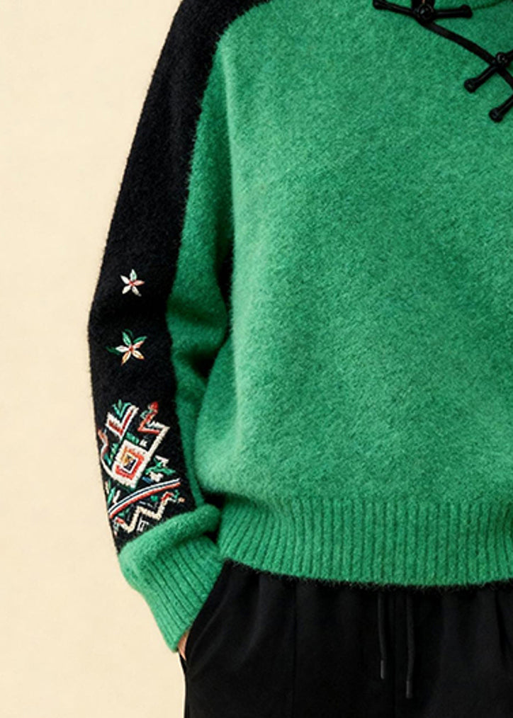 Classic Vintage Sweater with a Flattering Fit
