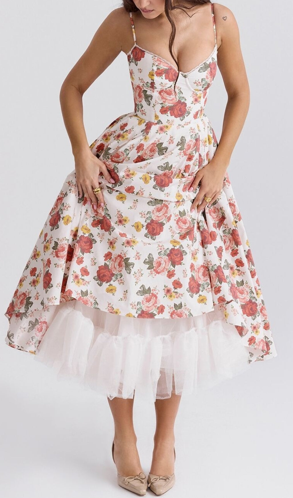 Well Tailored Dress with a Graceful Silhouette