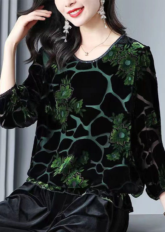 Classic Vintage Shirt with a Flattering Fit