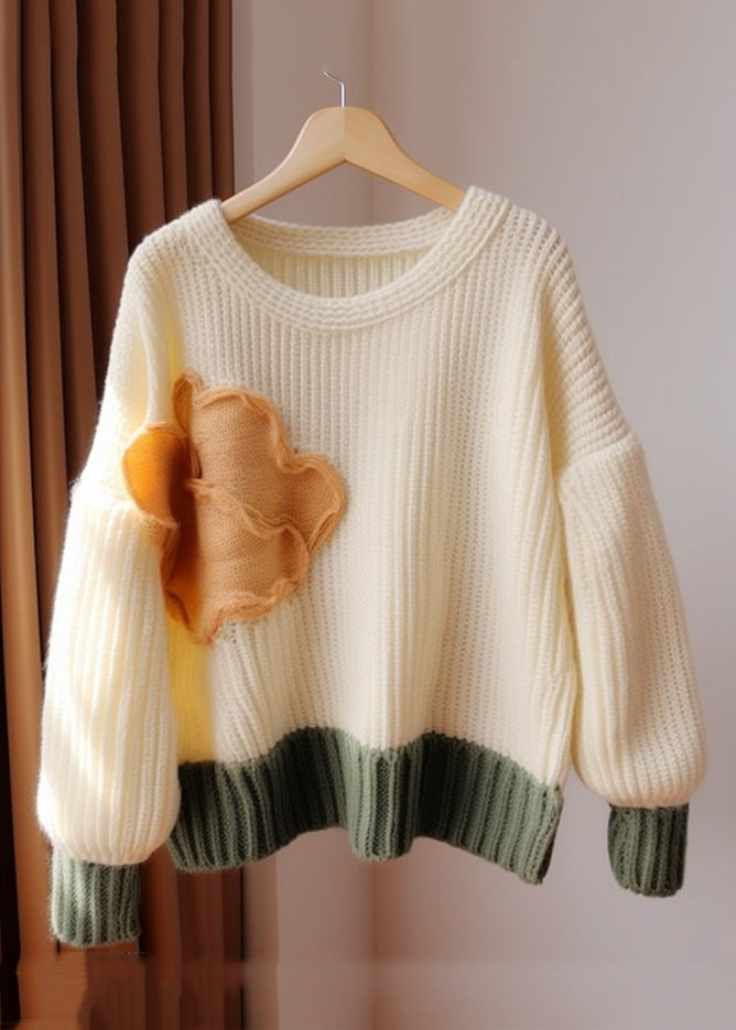 Effortlessly Elegant Sweater with a Timeless Design