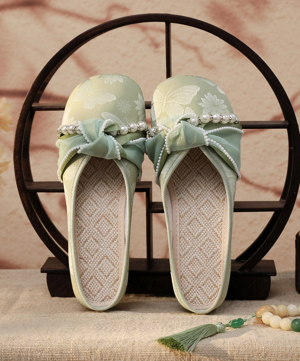 Graceful Orthopedic Sandals for Modern Look