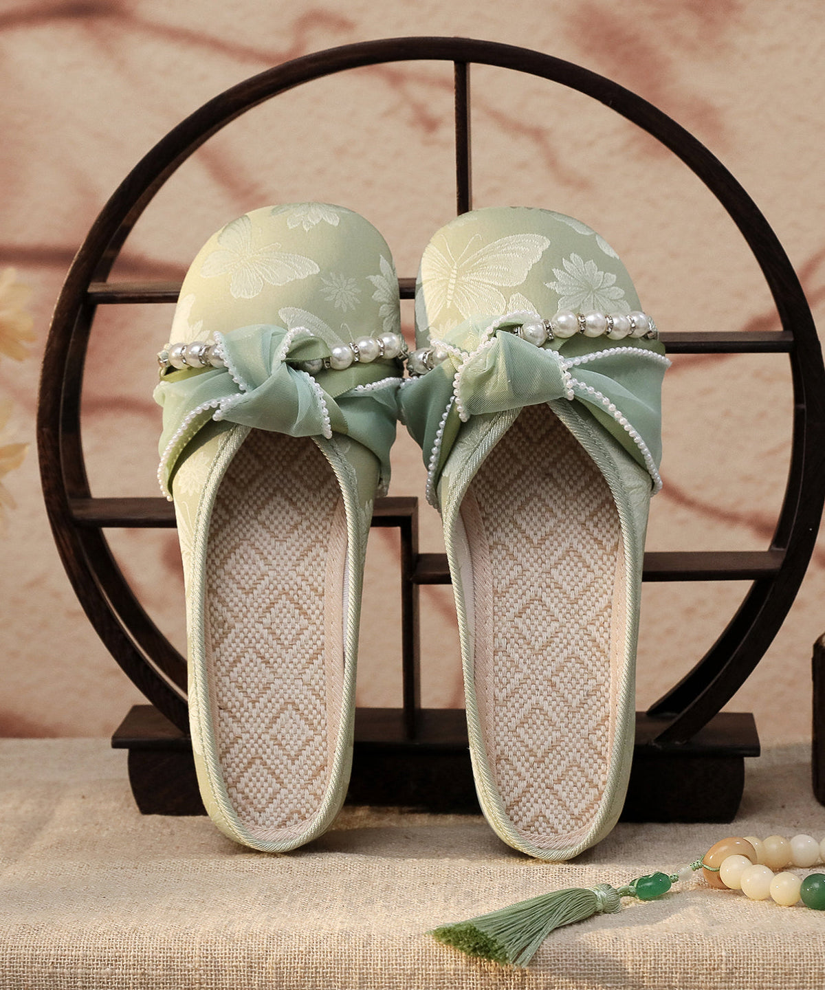 Graceful Orthopedic Sandals for Modern Look