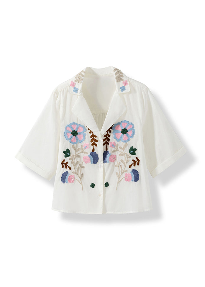 Effortlessly Elegant Top with a Timeless Design
