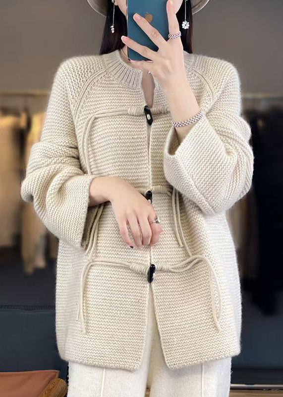 Elegantly Styled Coat for Everyday Wear