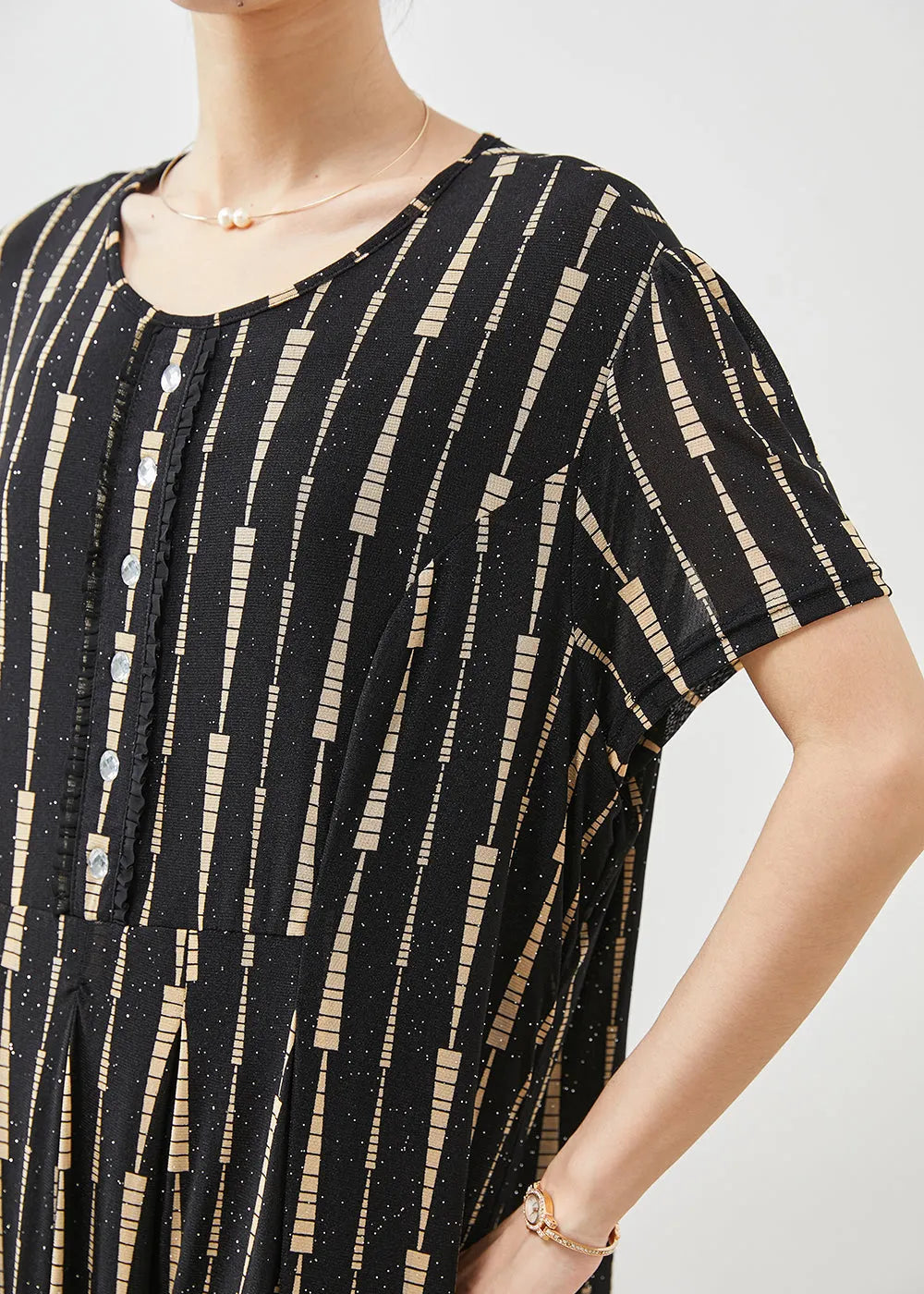 Gracefully Styled Dress for Any Occasion