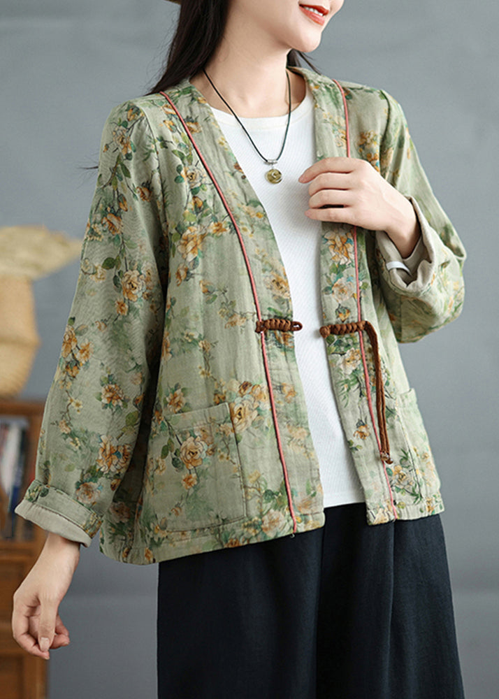Beautifully Finished Coat in a Timeless Design