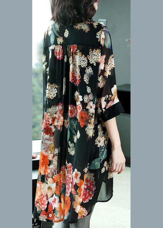 Classic Vintage Blouse with a Flattering Fit