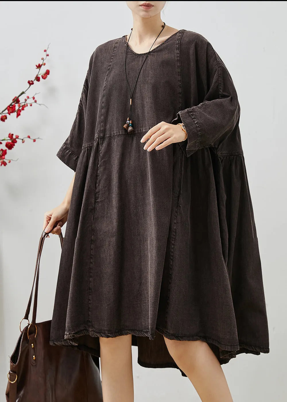 Effortlessly Elegant Dress with a Timeless Design