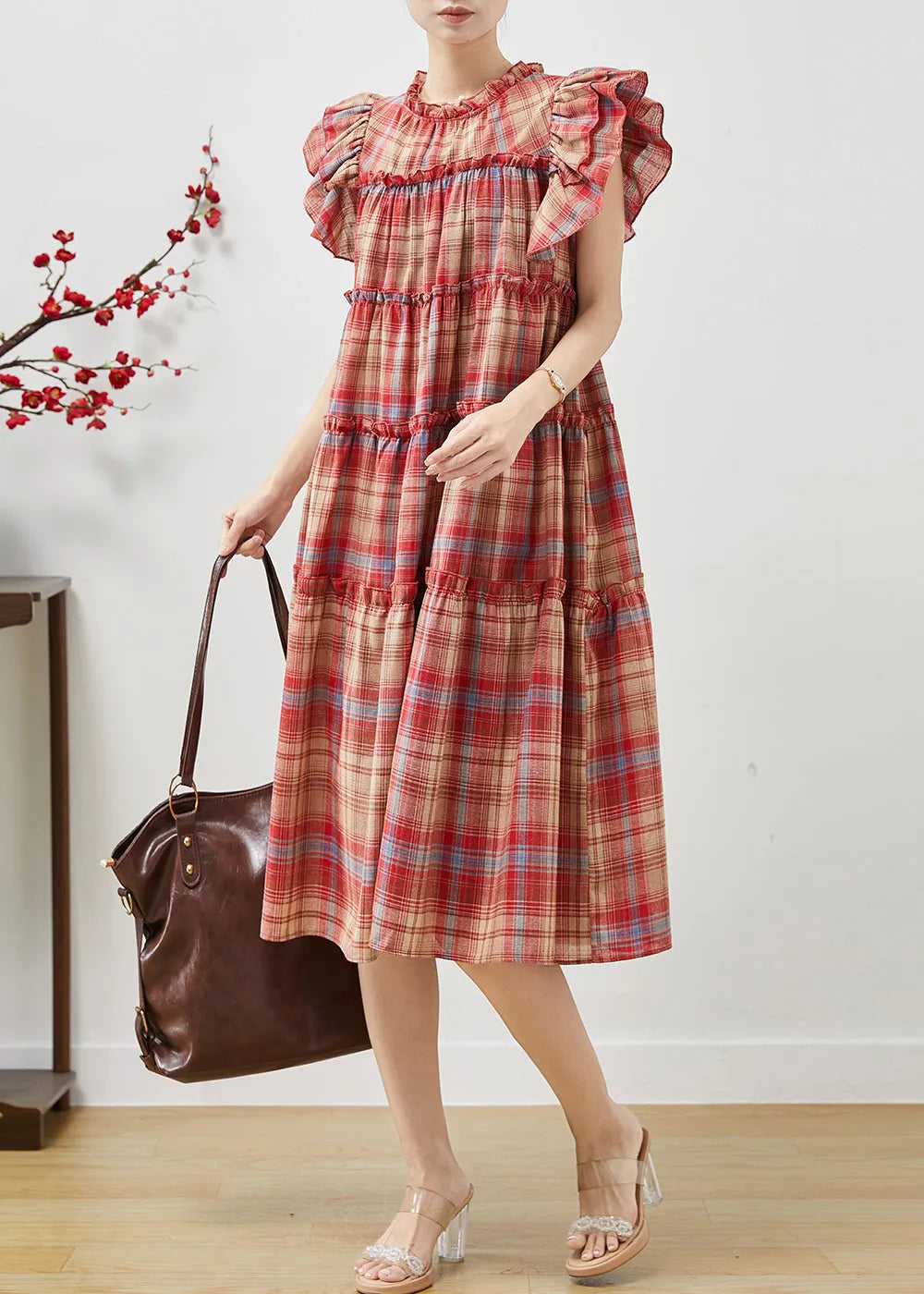 Well Tailored Dress with a Graceful Silhouette
