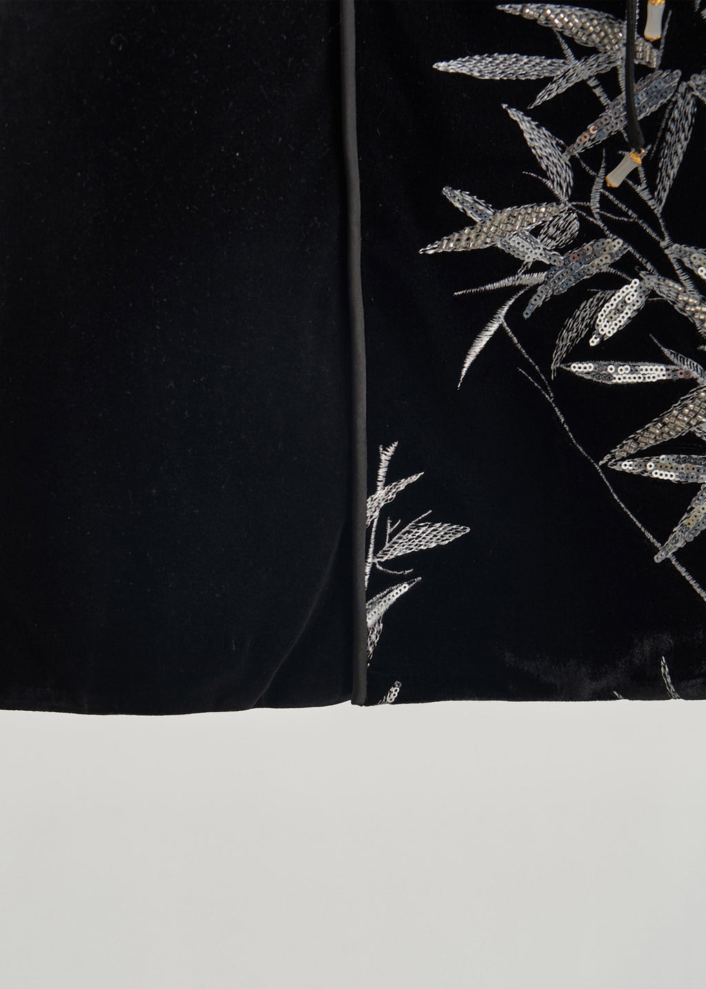 Well Tailored Top with a Graceful Silhouette