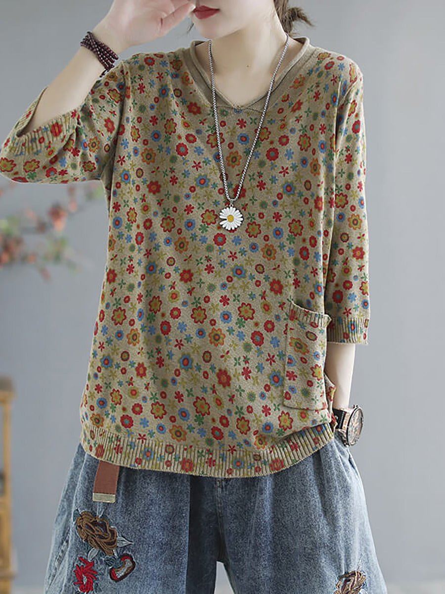 Classic Vintage Sweater with a Flattering Fit