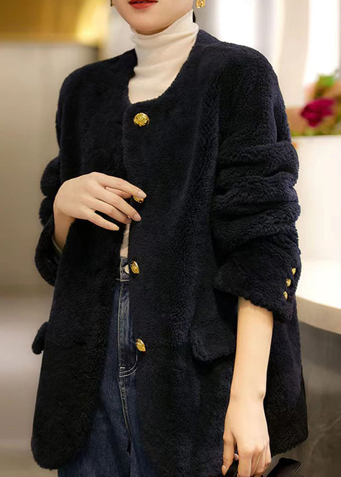 Effortlessly Elegant Coat with a Timeless Design