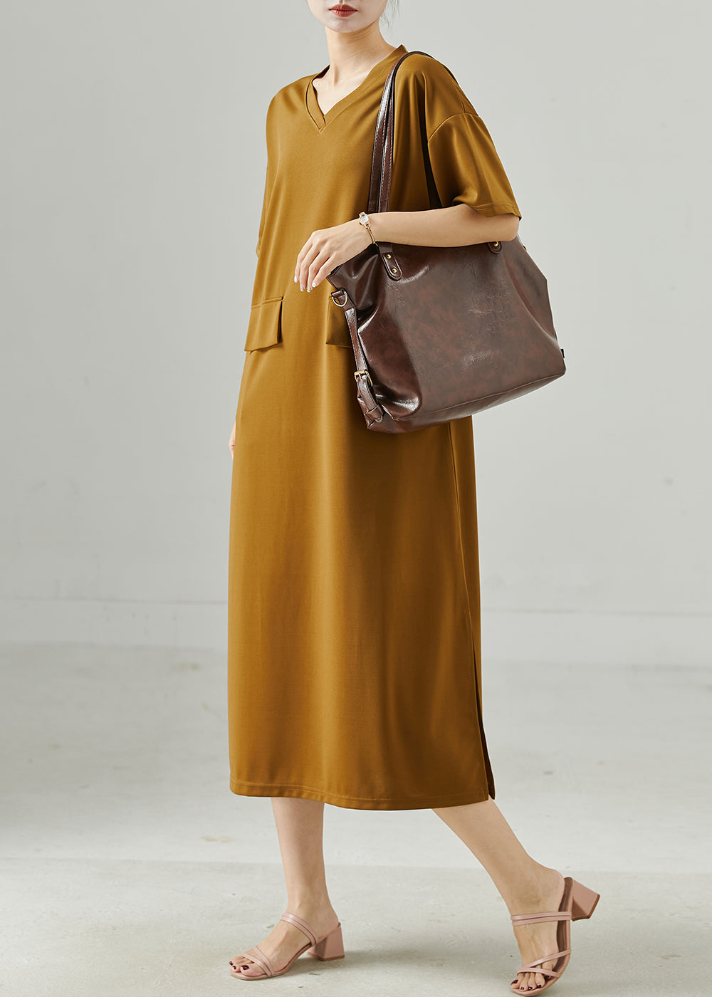 Well Tailored Dress with a Graceful Silhouette