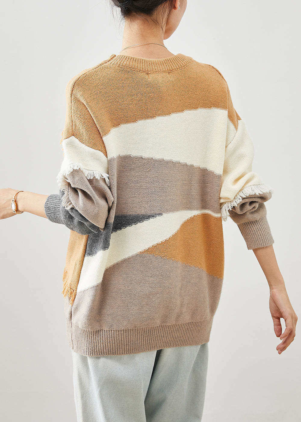 Well Tailored Sweater with a Graceful Silhouette
