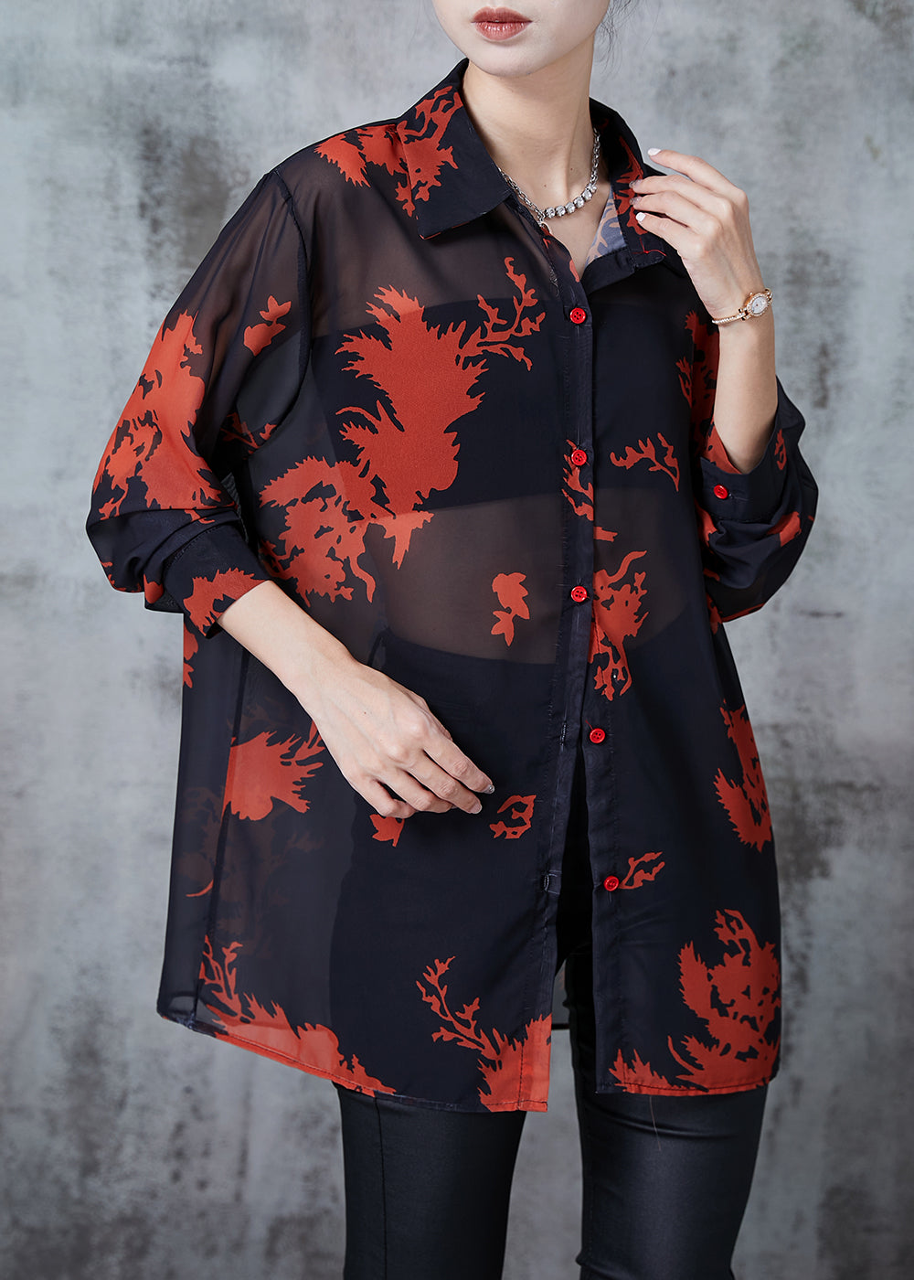 Effortlessly Elegant Blouse with a Timeless Design