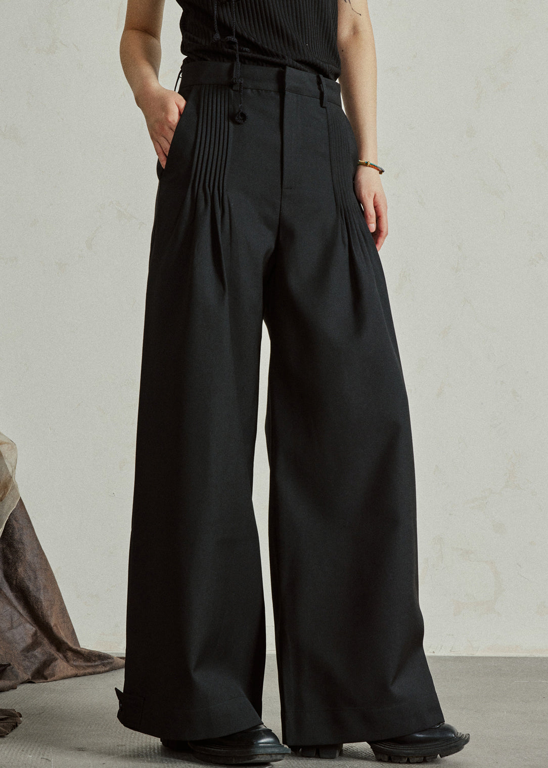 Elegantly Styled Pants for Everyday Wear