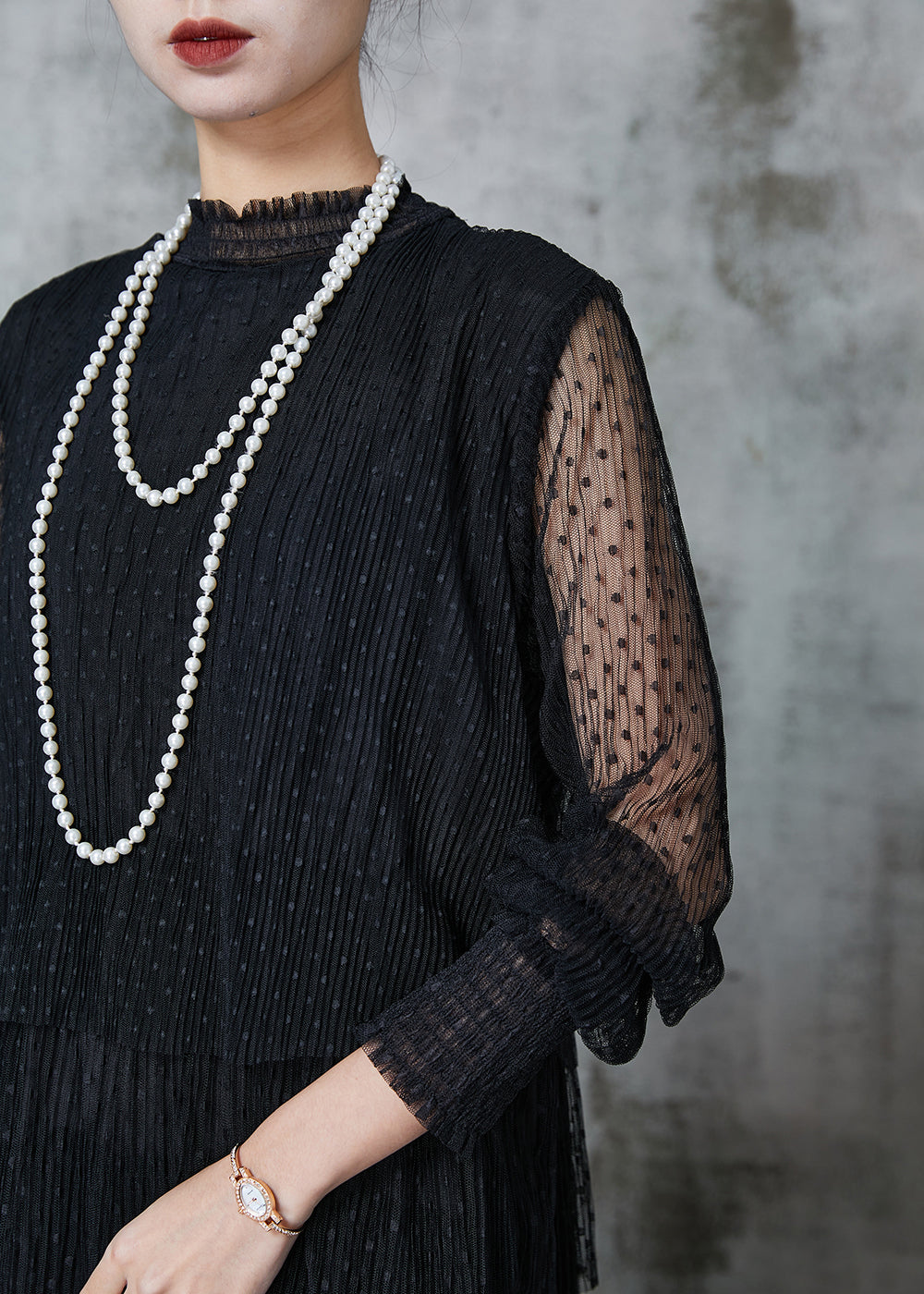 Effortlessly Elegant Dress with a Timeless Design