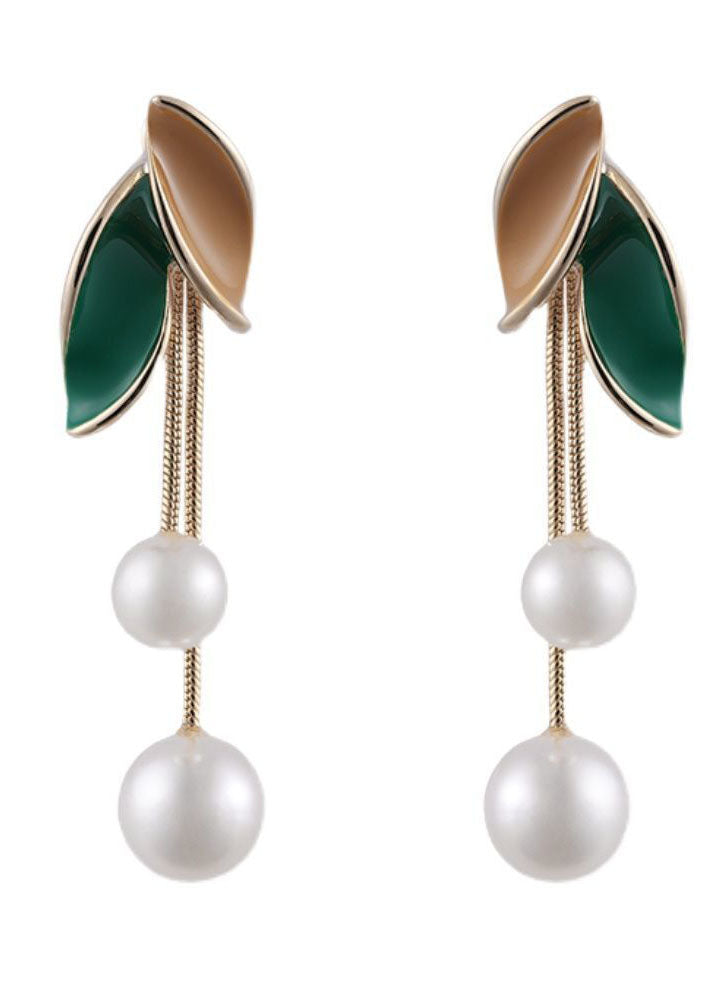 Beautiful Pearl Earring with Unique Style