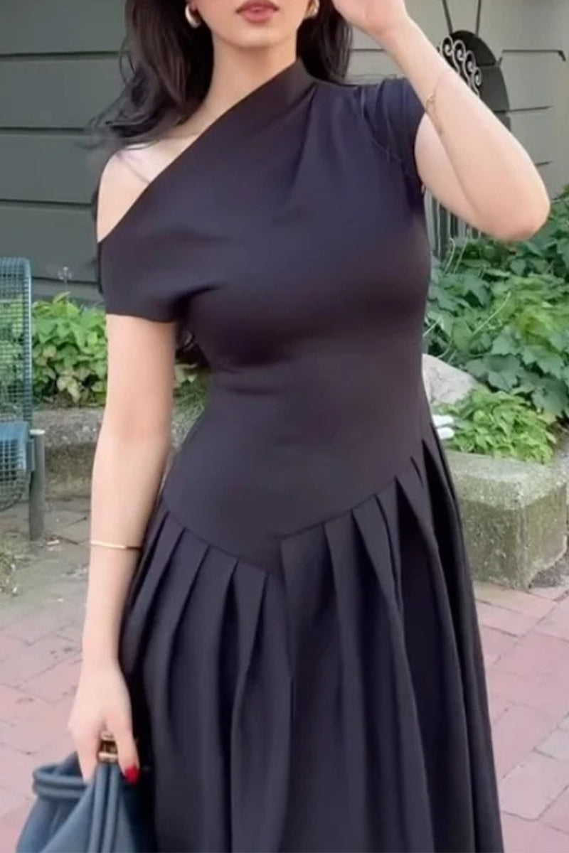 Beautifully Crafted Dress in a Classic Style