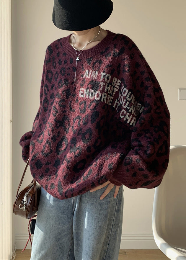 Well Tailored Sweater with a Graceful Silhouette