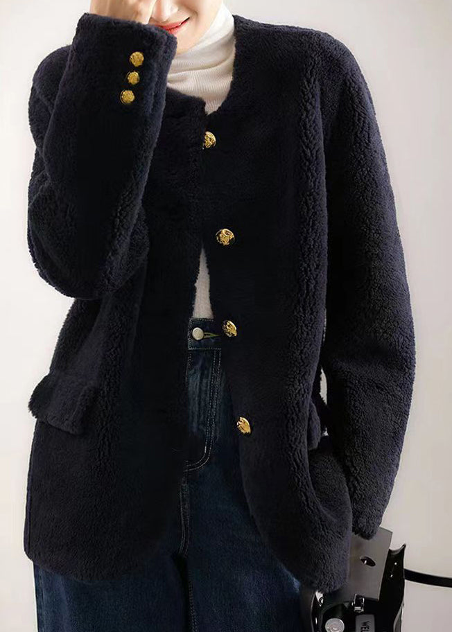 Effortlessly Elegant Coat with a Timeless Design