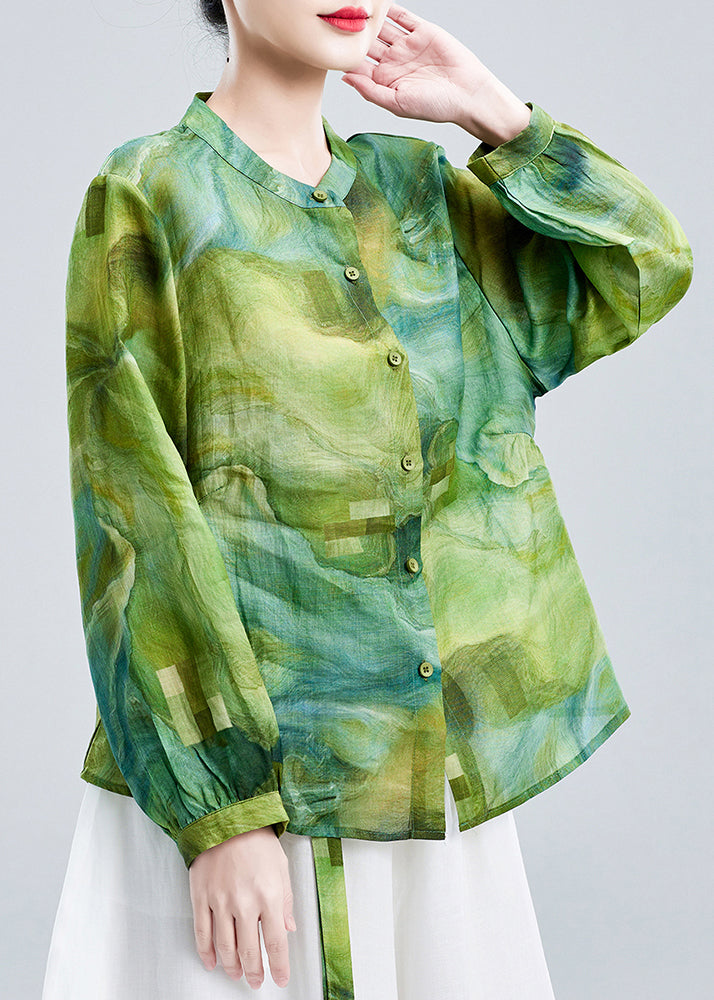 Well Tailored Blouse with a Graceful Silhouette