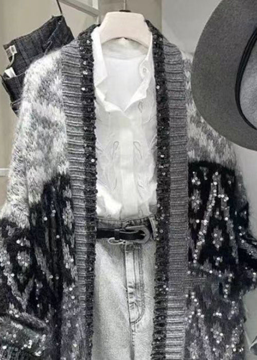 Effortlessly Elegant Cardigan with a Timeless Design