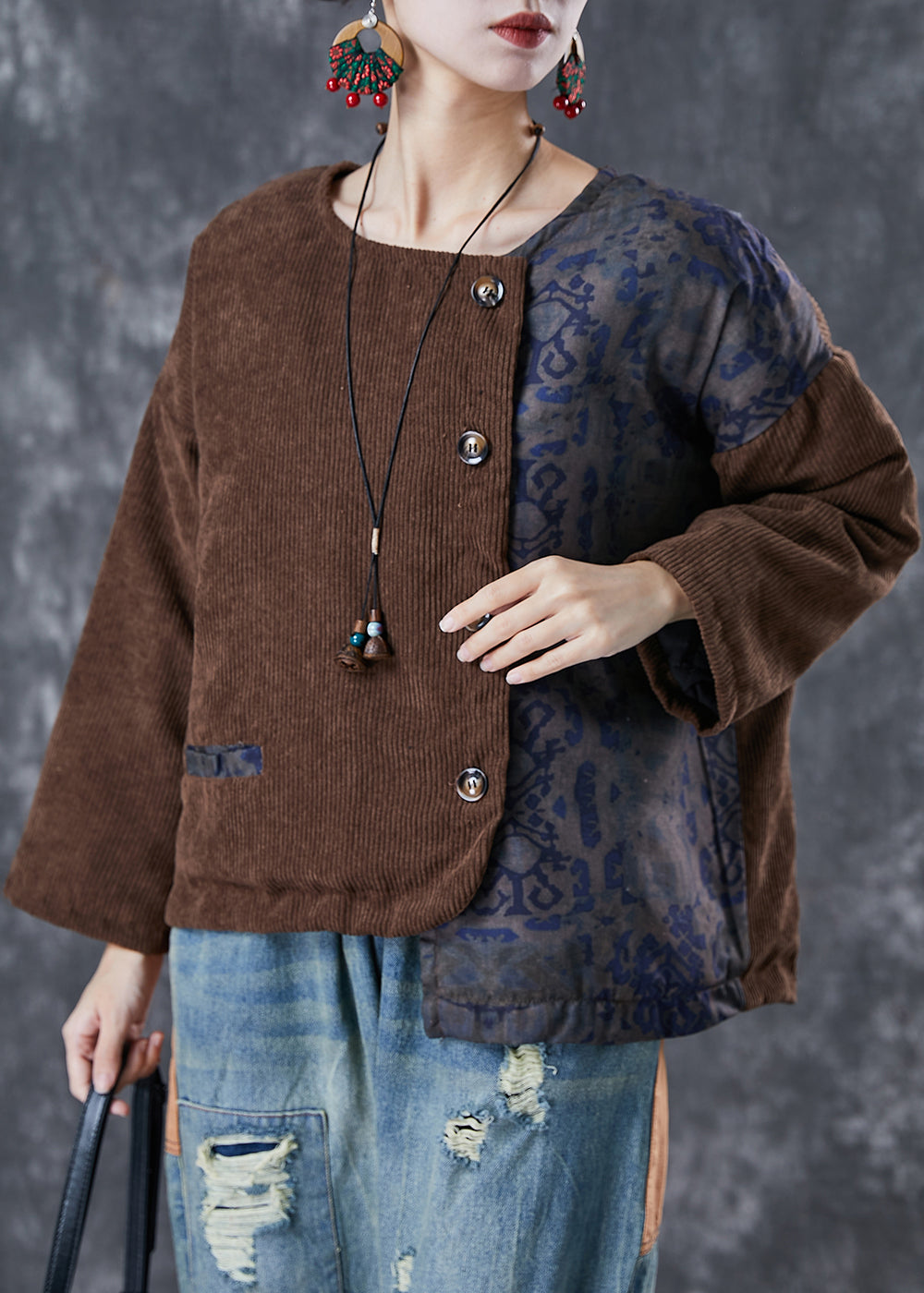 Effortlessly Elegant Jacket with a Timeless Design