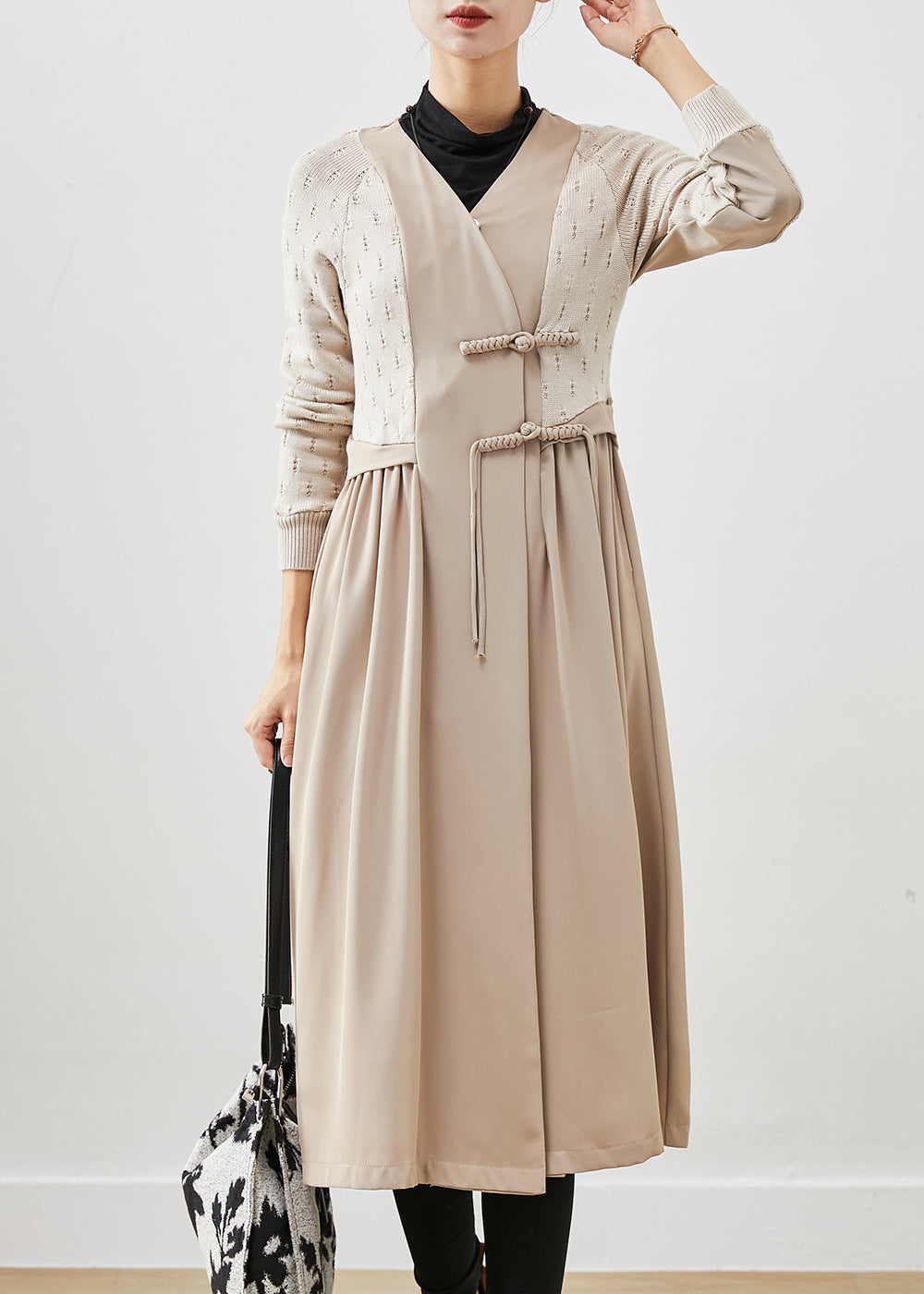 Beautifully Finished Dress in a Timeless Design