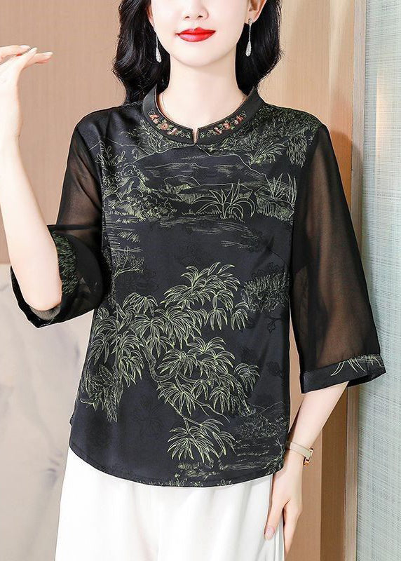 Effortlessly Elegant Top with a Timeless Design