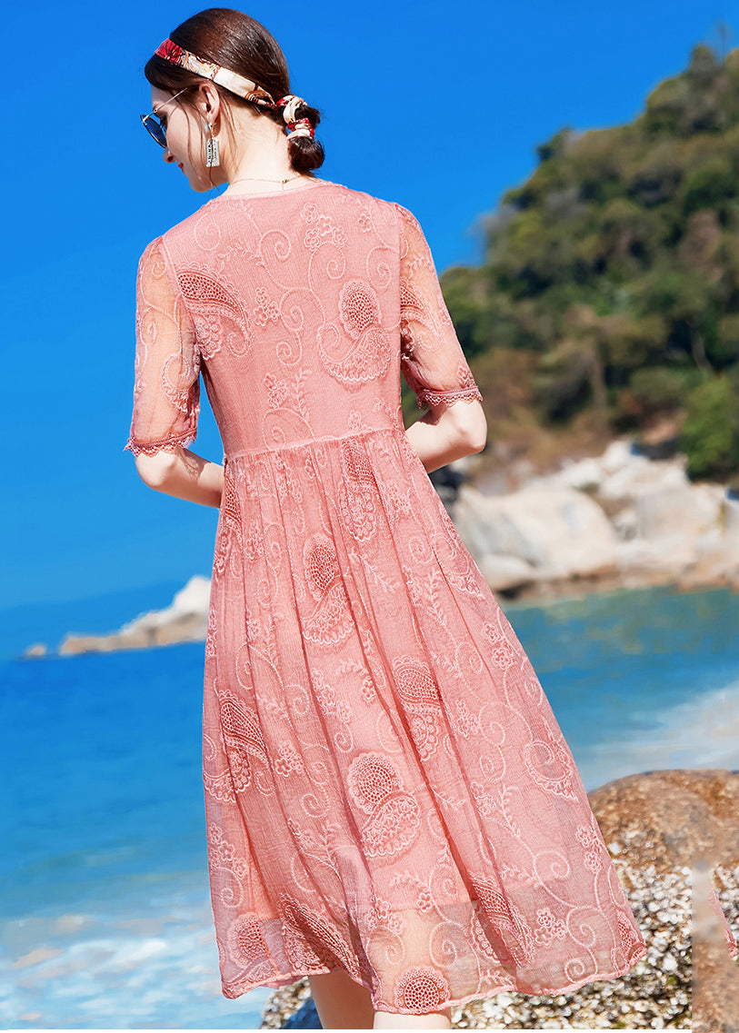 Well Tailored Dress with a Graceful Silhouette