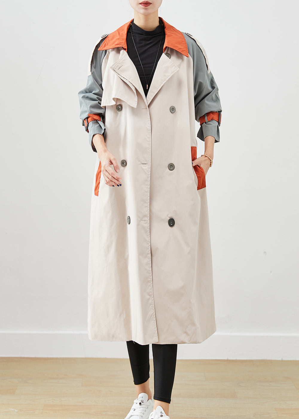 Beautifully Finished Coat in a Timeless Design