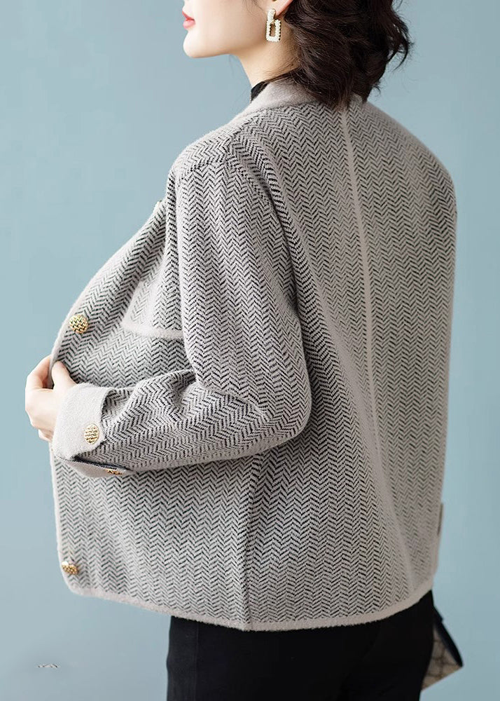 Beautifully Finished Coat in a Timeless Design