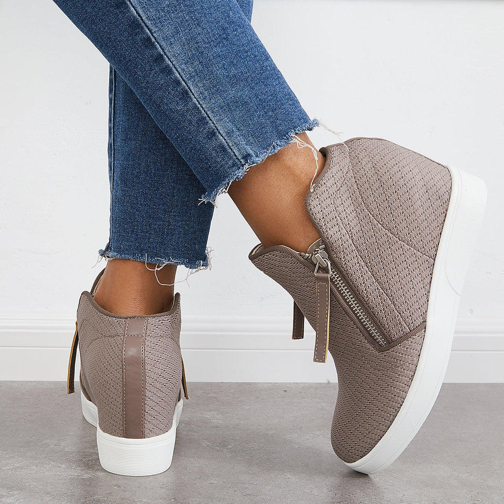 Classic Orthopedic Sneakers with Timeless Style