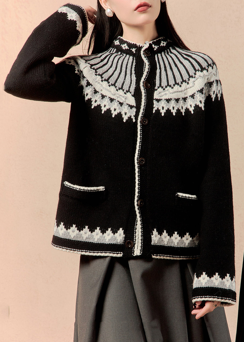 Well Tailored Coat with a Graceful Silhouette