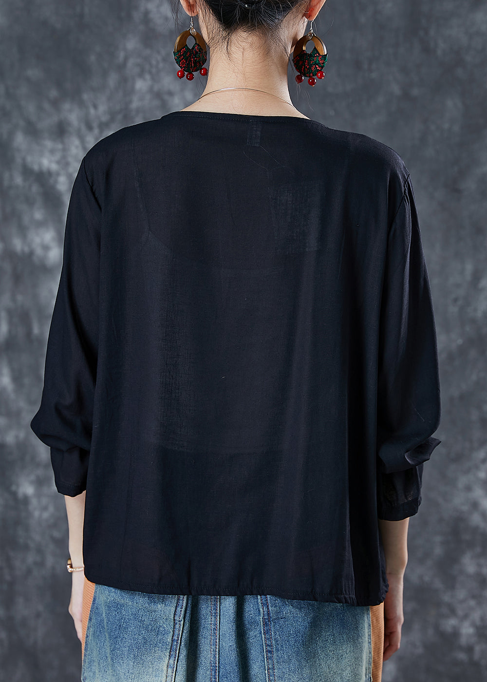 Sophisticated Blouse with a Clean Classic Look
