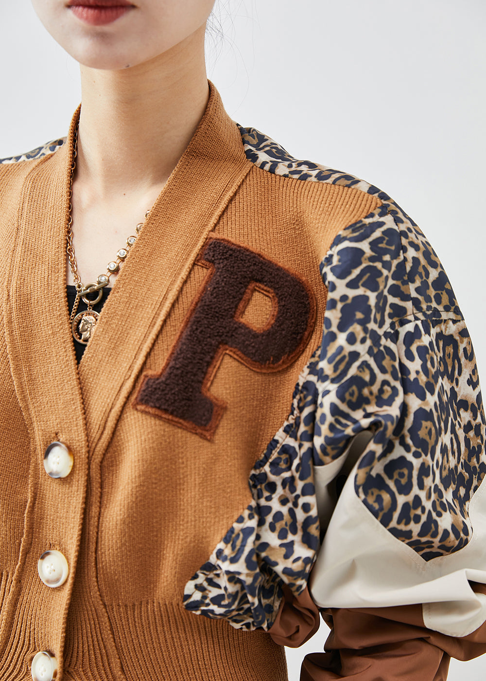 Well Tailored Cardigan with a Graceful Silhouette