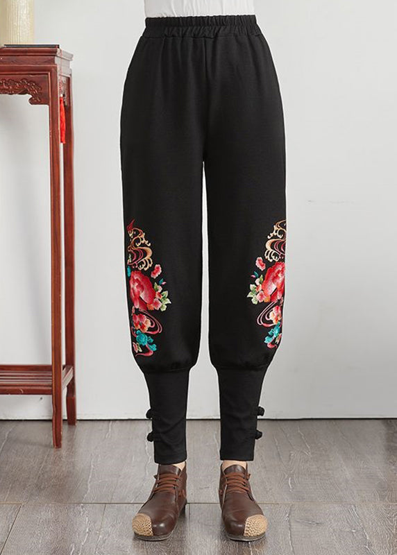 Effortlessly Elegant Pants with a Timeless Design