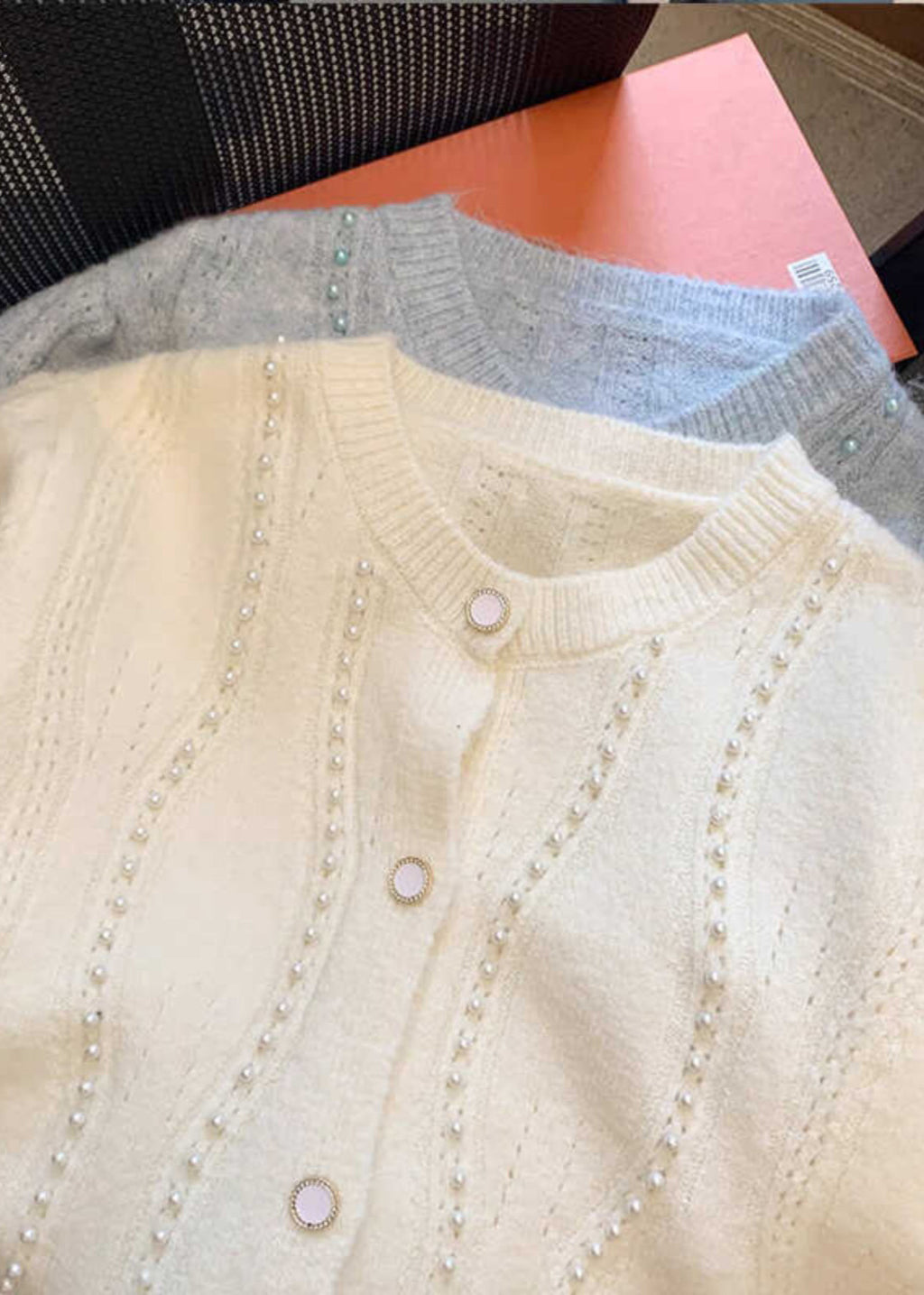 Well Tailored Cardigan with a Graceful Silhouette