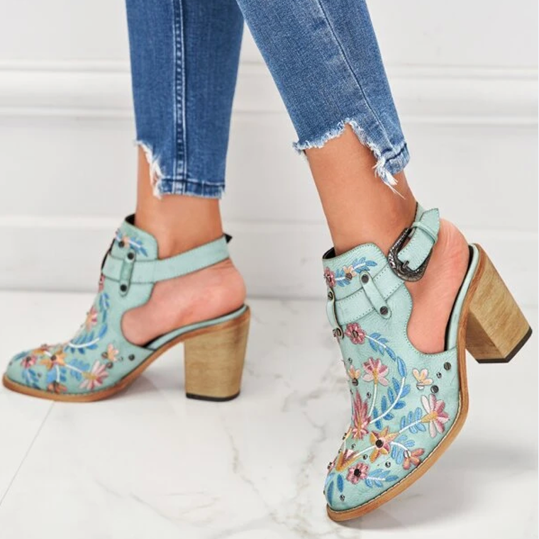 Chic Orthopedic Sandals with Unique Design