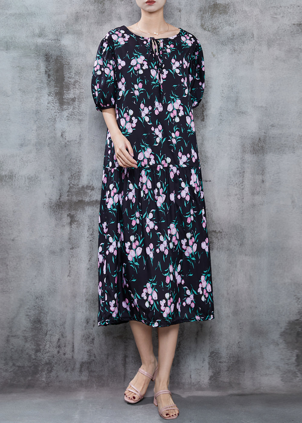 Well Tailored Dress with a Graceful Silhouette