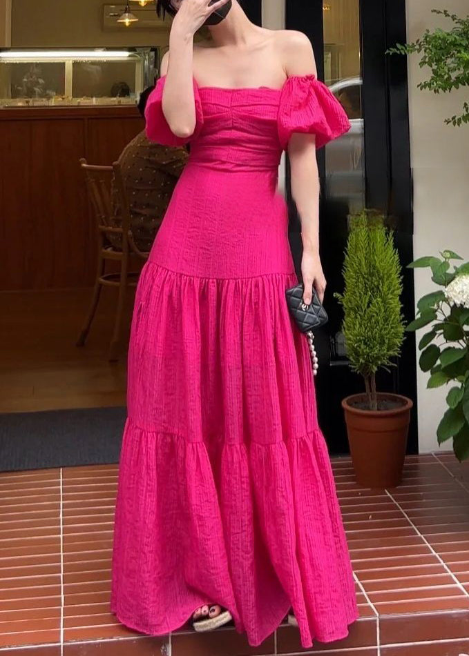 Well Tailored Dress with a Graceful Silhouette