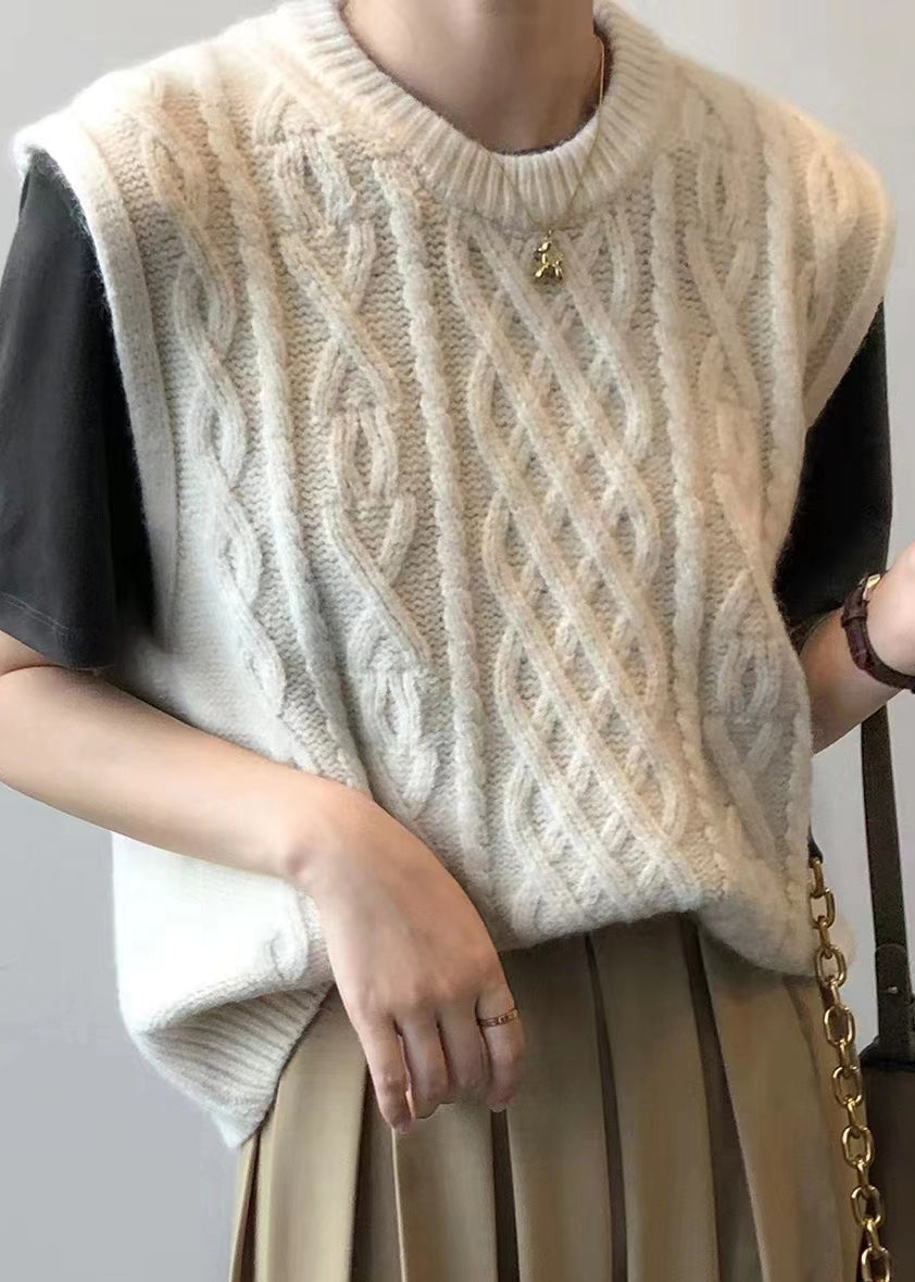 Effortlessly Elegant Coat with a Timeless Design